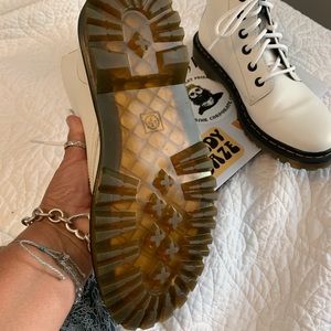 Luana Dr. Martens